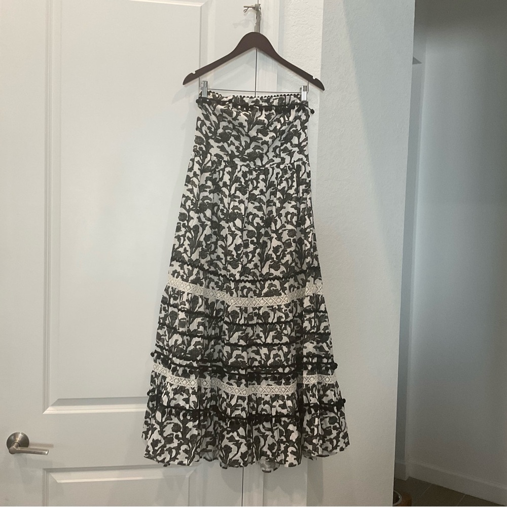 Floral Lace-Trim Tiered Maxi Skirt - Black & White